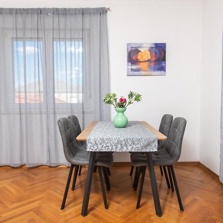 Apartments Lovric With Sea View Kaštela 외부 사진