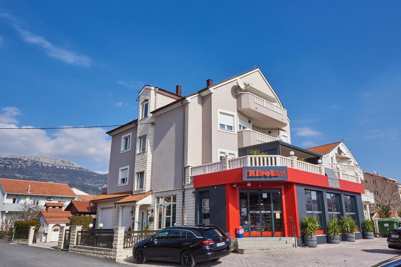 Apartments Lovric With Sea View Kaštela 외부 사진