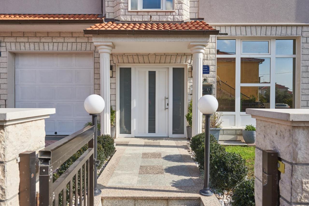 Apartments Lovric With Sea View Kaštela 외부 사진
