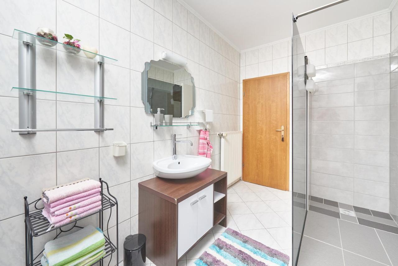 Apartments Lovric With Sea View Kaštela 외부 사진