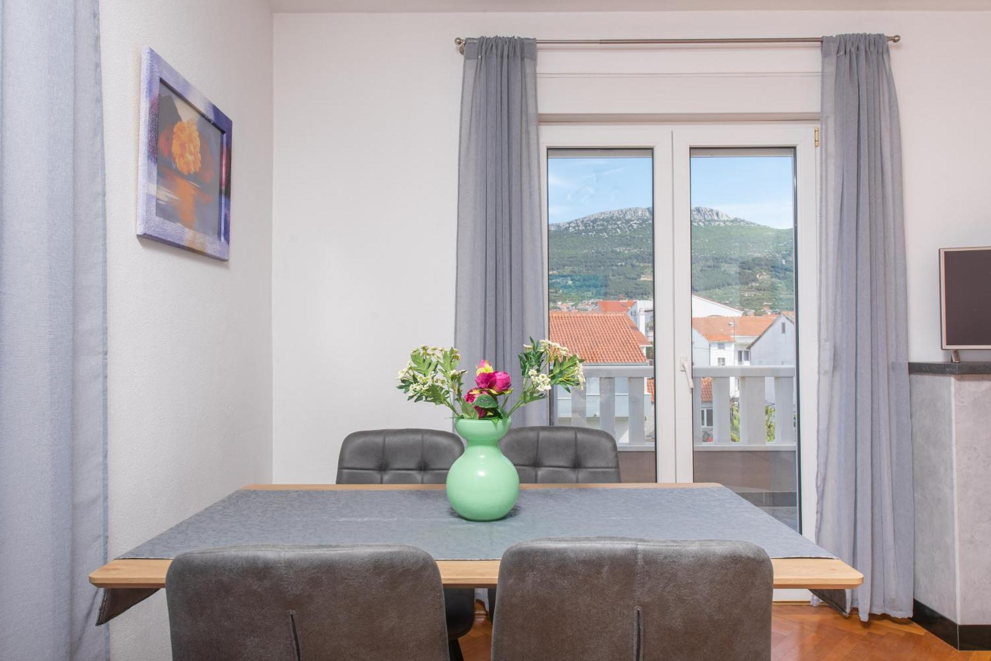 Apartments Lovric With Sea View Kaštela 외부 사진