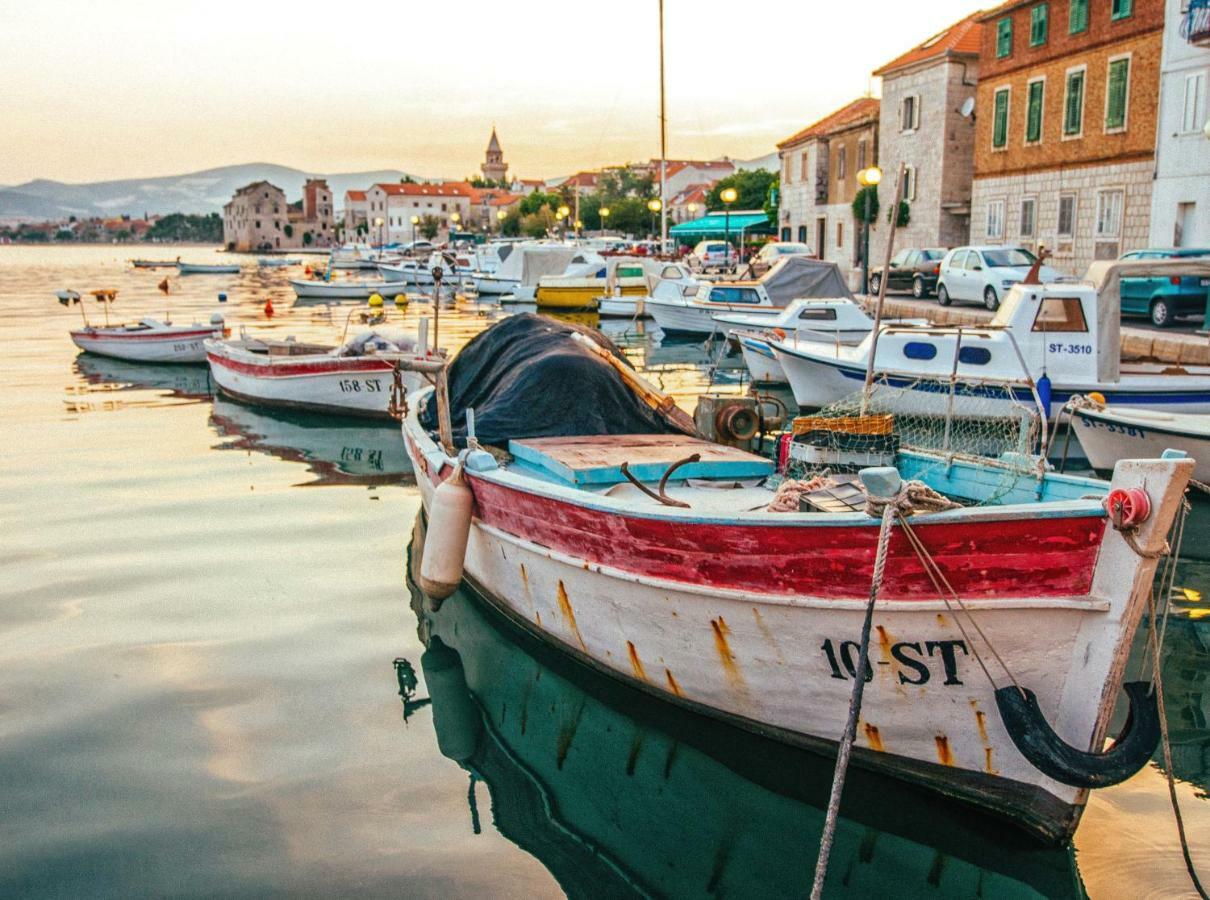 Apartments Lovric With Sea View Kaštela 외부 사진